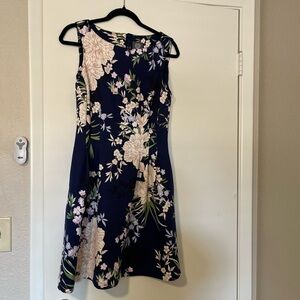 Vince Camuto beautiful dress. Sleeveless. 8